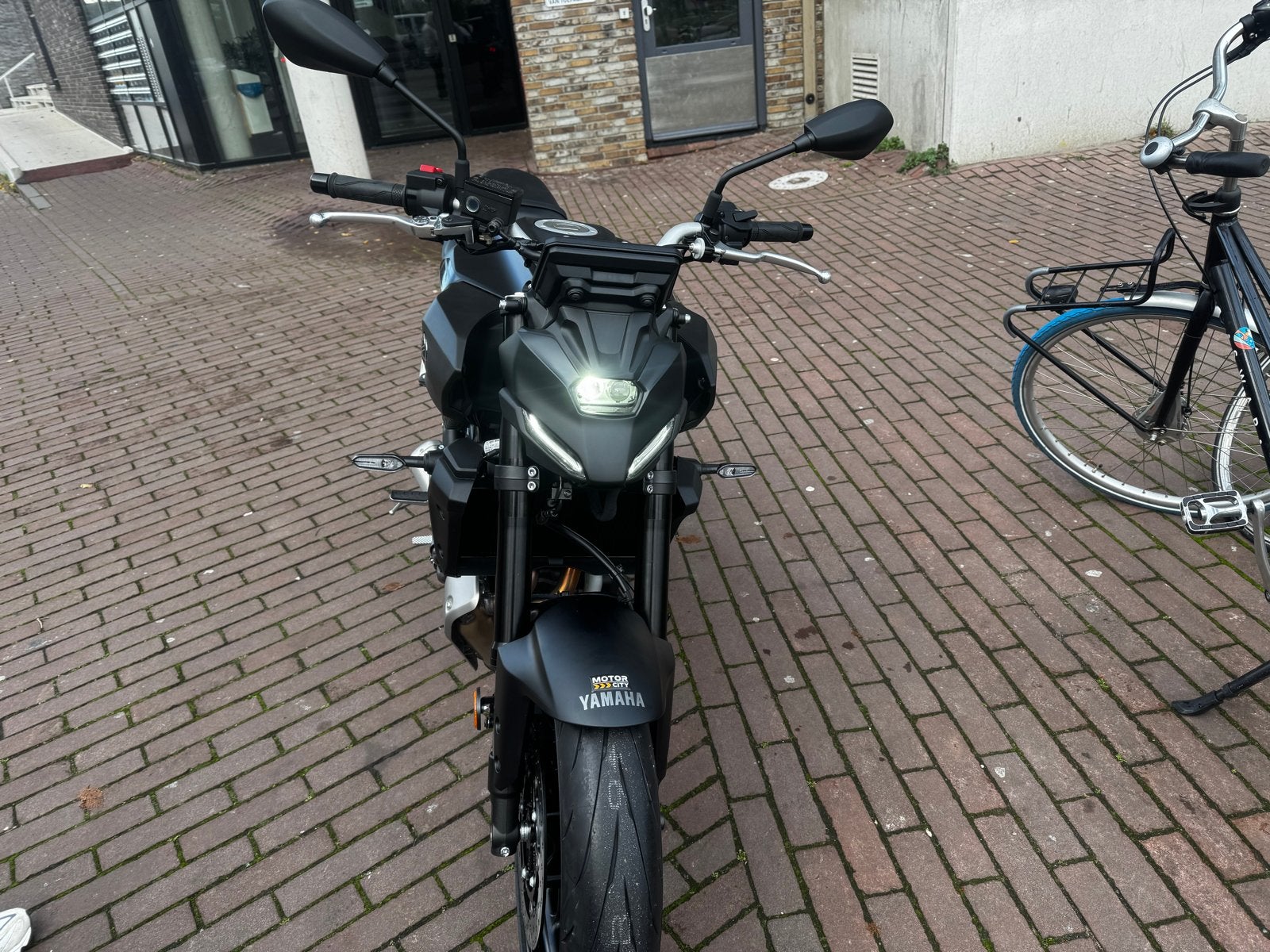 Yamaha MT-07 2025 inclusief handvatverwarming