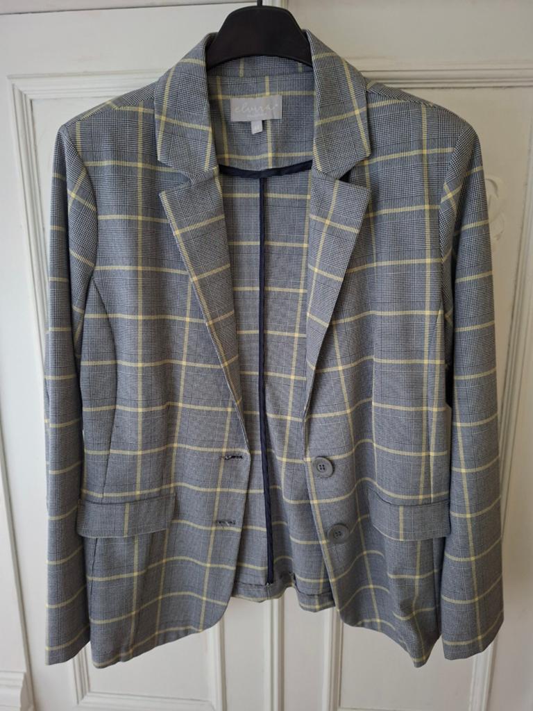 Elvira jasje, mt. 44., Kleding | Dames, Jasjes, Kostuums en Pakken, Maat 42/44 (L), Ophalen of Verzenden, Zo goed als nieuw, Jasje