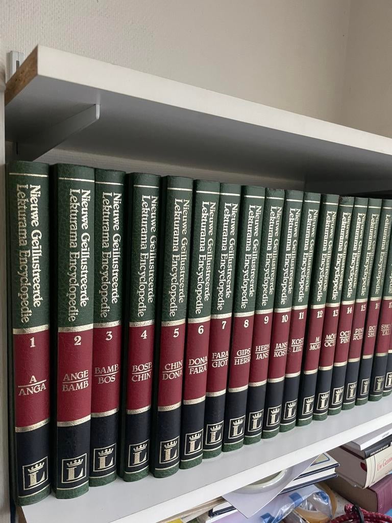 Deze set bestaat uit 20 delen en 2 supplementen v.Lekturama., Boeken, Ophalen of Verzenden, Zo goed als nieuw, Algemeen
