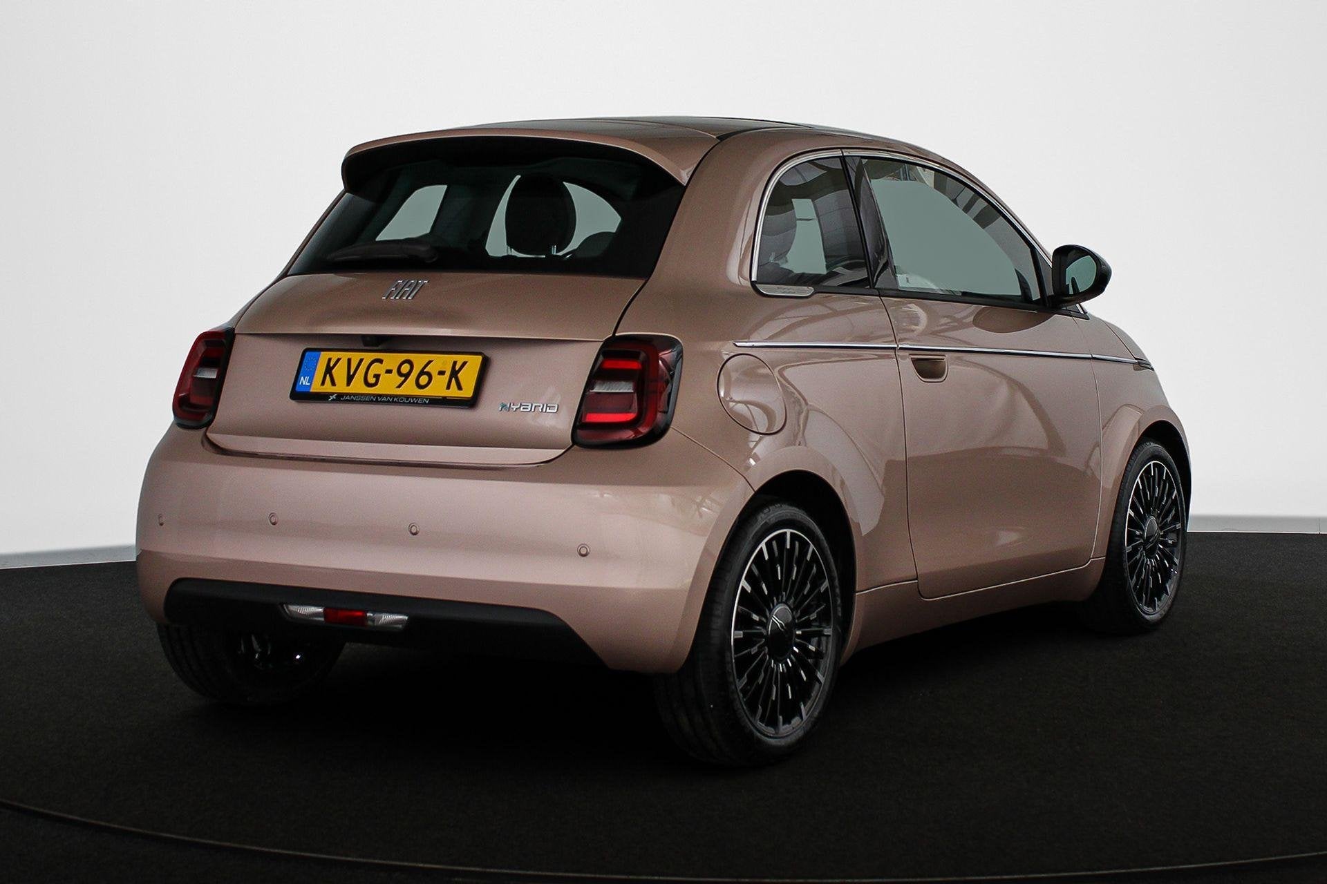 Fiat 500 1.0 Hybrid La Prima Panoramadak Stoelverwarming JBL, Auto's, Euro 6, 4 stoelen, Origineel Nederlands, Bedrijf