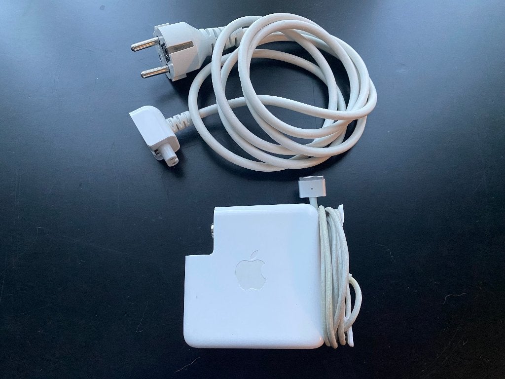 Foto 10 van Macbook Pro 2015 13" I5/16Gb/500 SSD.