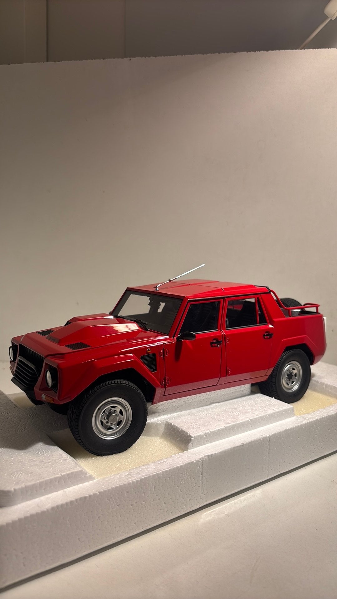 Lamborghini lm002 red autoart 1.18, Ophalen of Verzenden, Autoart, A, A