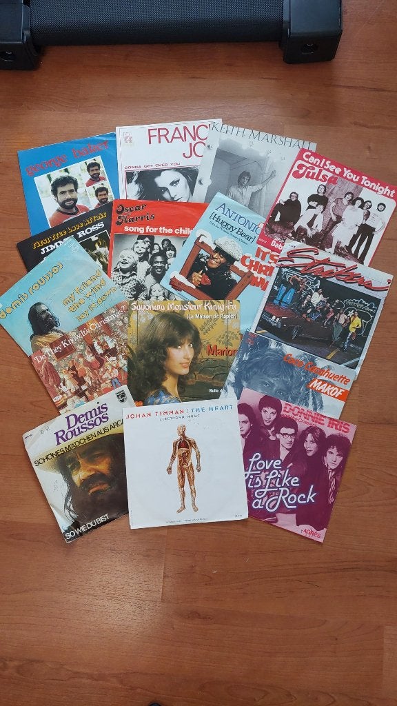 Diverse singles te koop, 15 stuks totaal (mag evt. ook los), Beschermende buitenhoes, Ophalen of Verzenden, Gebruikt, Pop