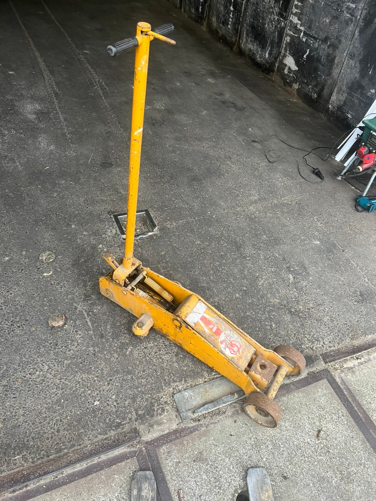 Zware garagekrik 8000kg 8T met voetbediening, Auto diversen, Ophalen, Gebruikt, Hydraulisch, Garagekrik