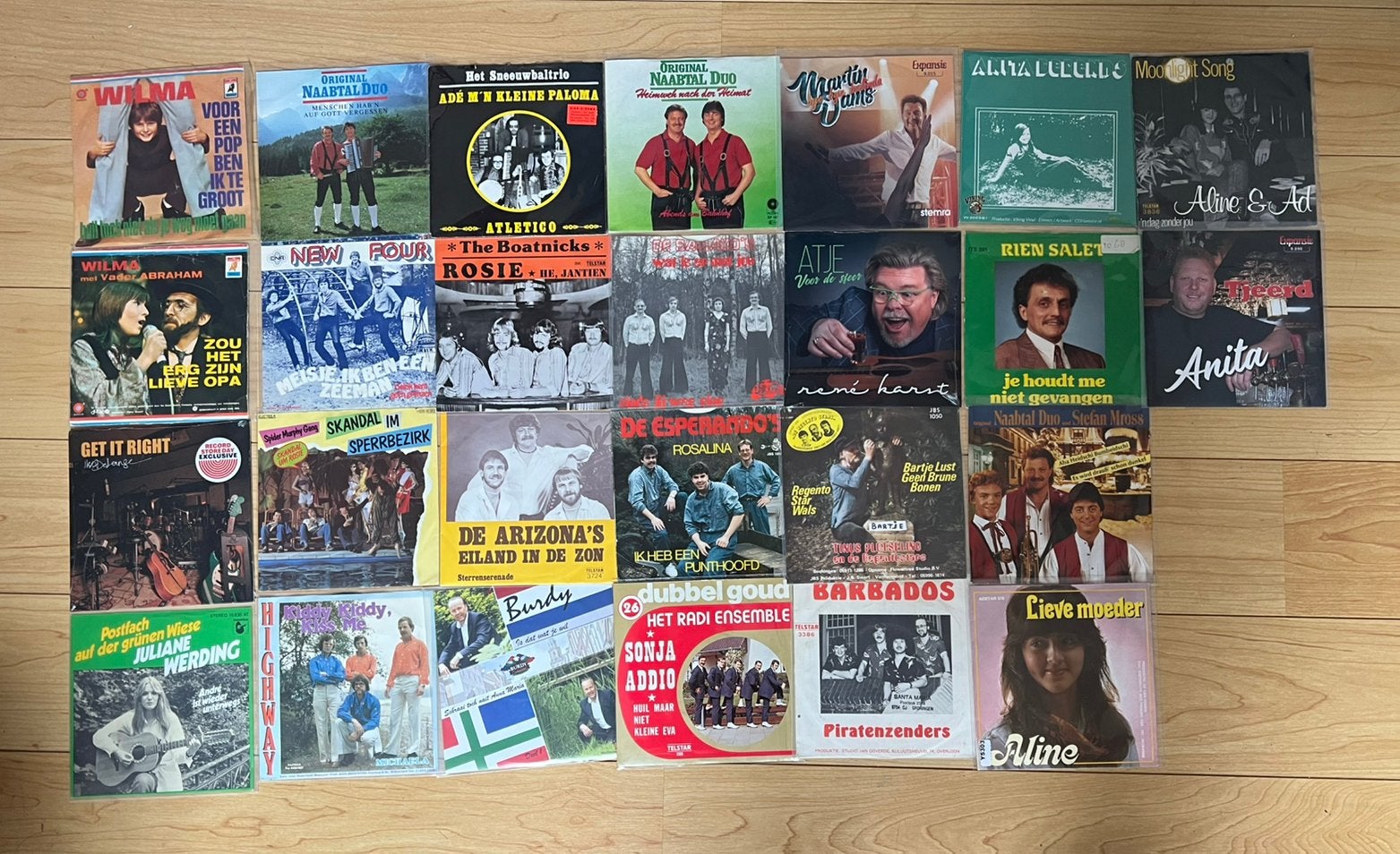 26 Nederlandse en Duitse singles, Ophalen of Verzenden, Zo goed als nieuw, Nederlandstalig