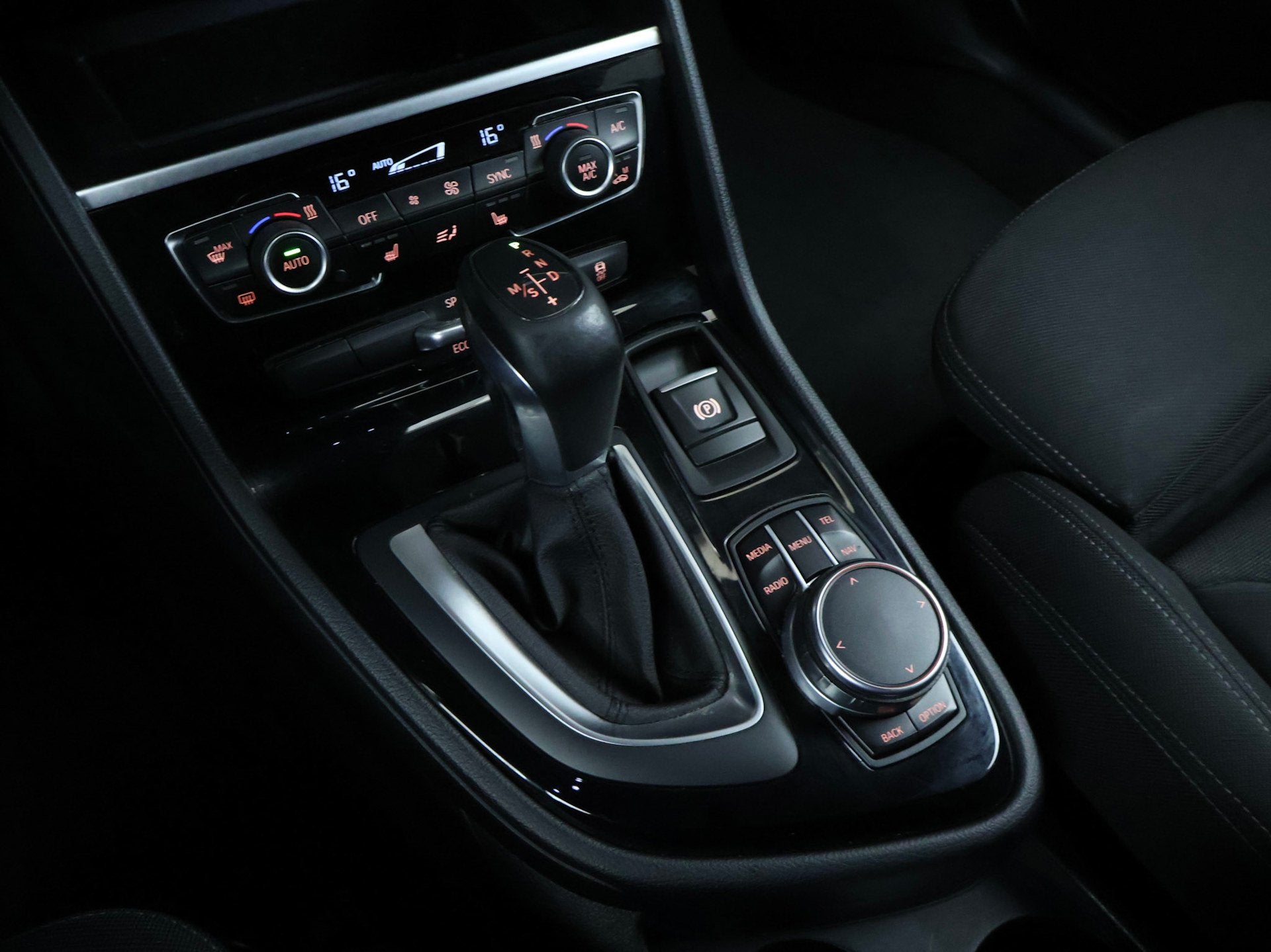 Foto 19 van BMW 2-serie Gran Tourer 220i Centennial High Executive 7p. S