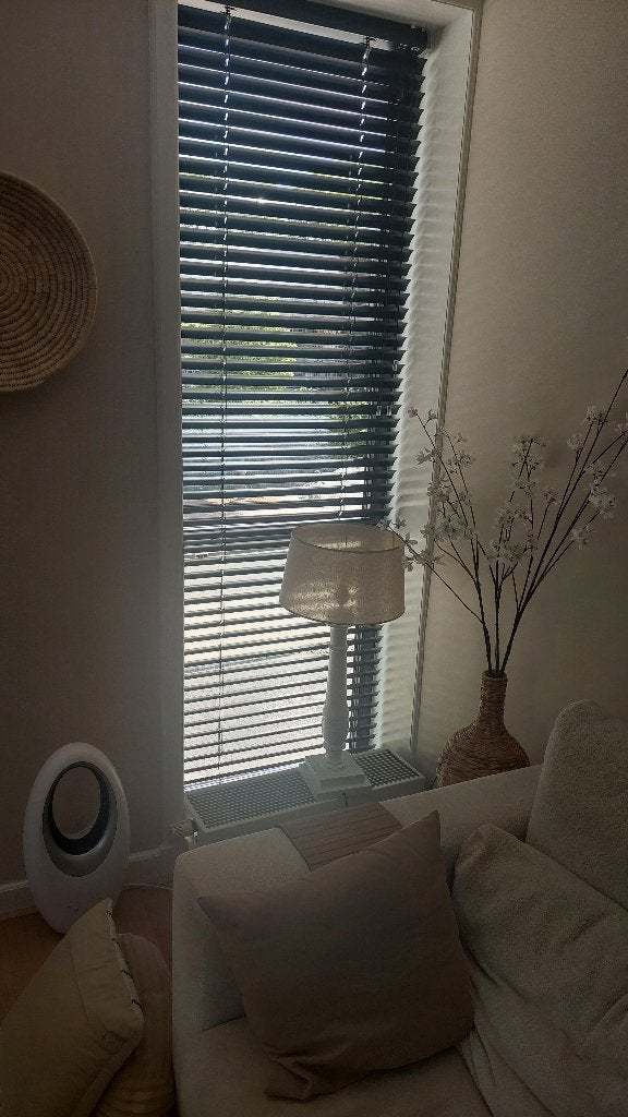 zwarte luxaflex, Ophalen, Zwart, 84 cm, Zo goed als nieuw