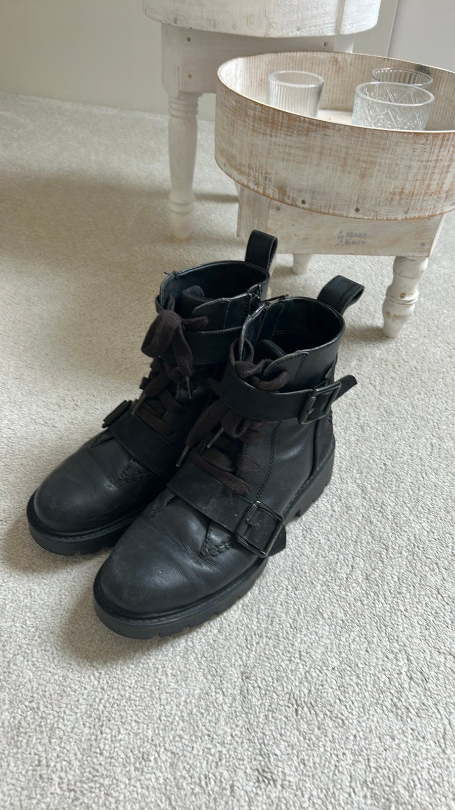 Izgst zwarte leren Ugg laarsjes maat 38,5, Ophalen of Verzenden, Zo goed als nieuw, Zwart, Lage of Enkellaarzen