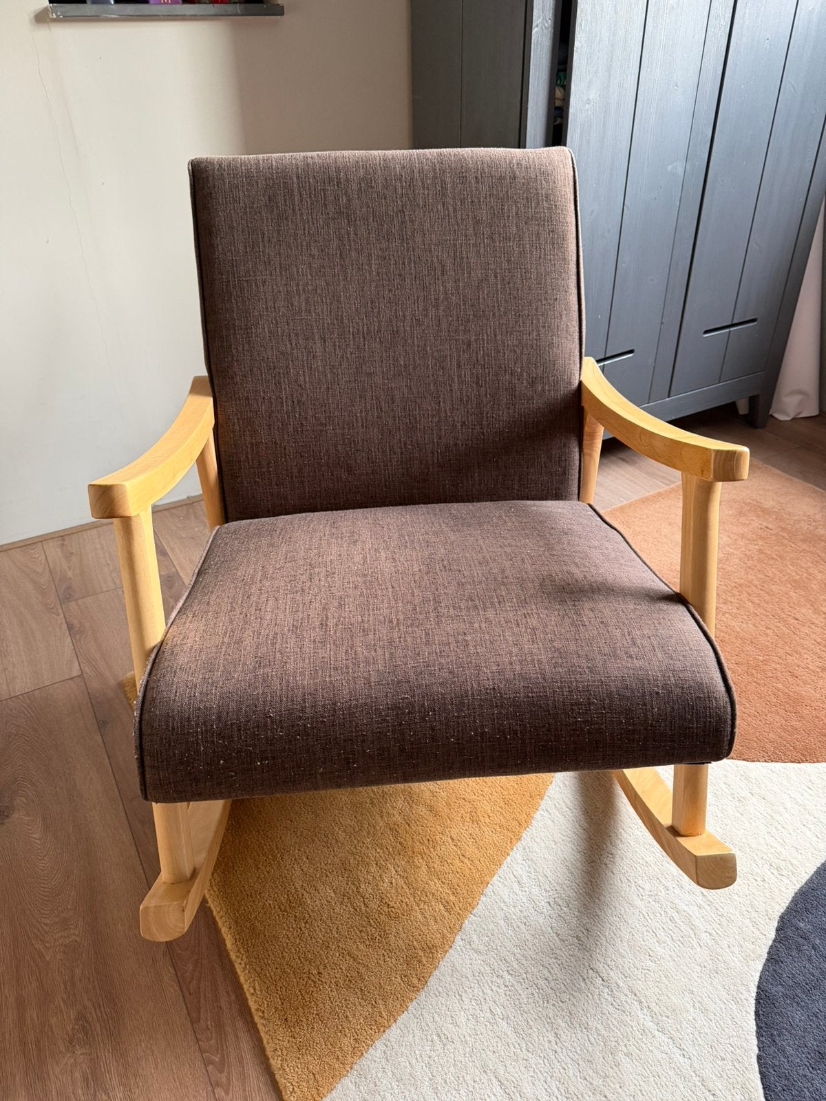 Leuke schommelstoel, Huis en Inrichting, Fauteuils, Minder dan 50 cm, 75 tot 100 cm, Ophalen of Verzenden, Zo goed als nieuw