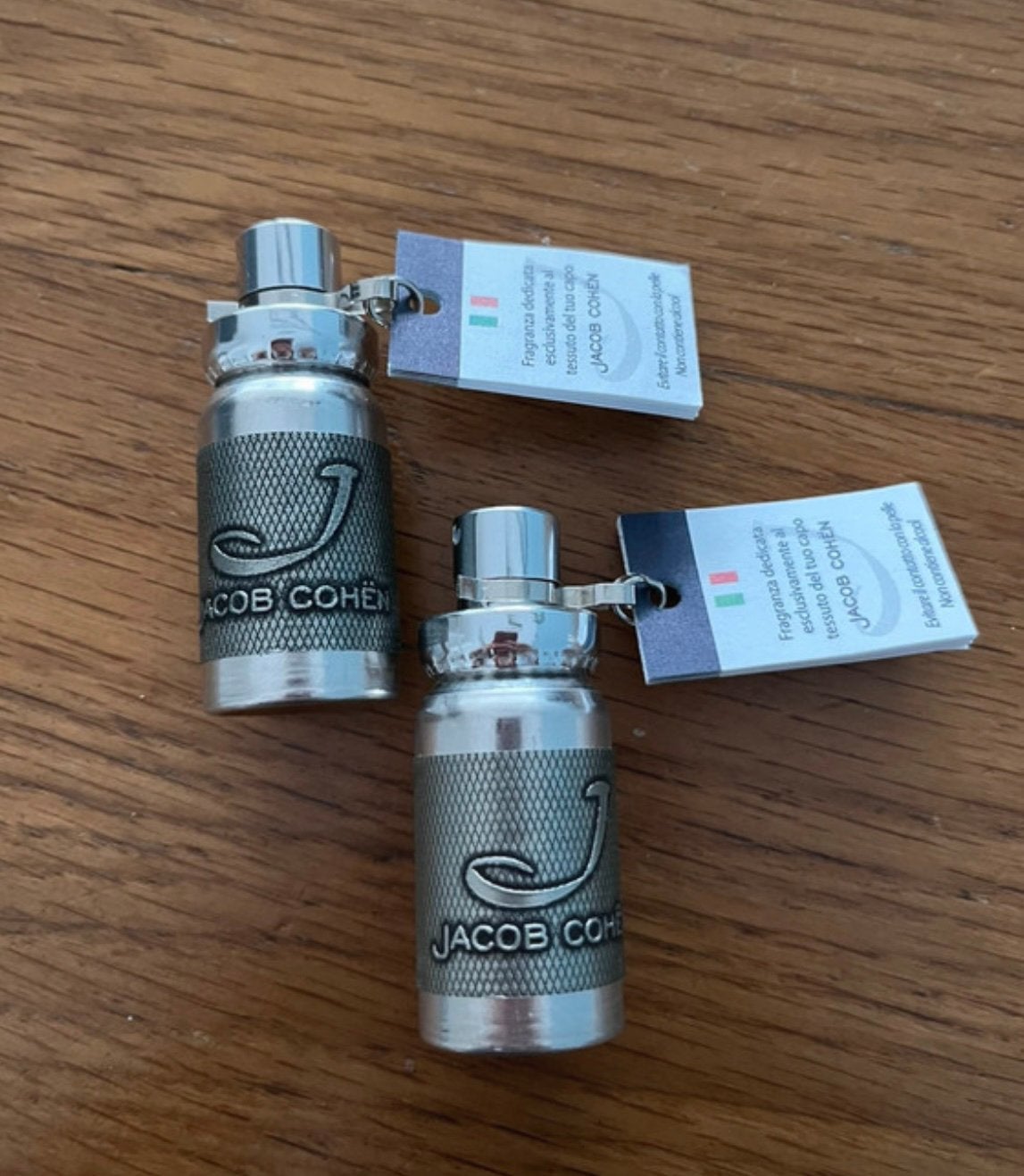 2 Flesjes Jacob Cohen denim spray 20ml totaal nieuw, Overige kleuren, Jacob Cohen, Overige jeansmaten, Nieuw