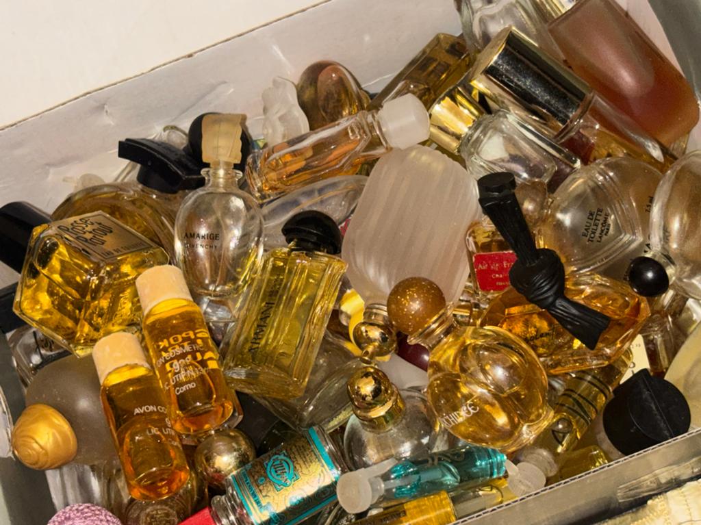 Vintage miniaturen parfum collectie, Ophalen of Verzenden, Zo goed als nieuw, Miniatuur