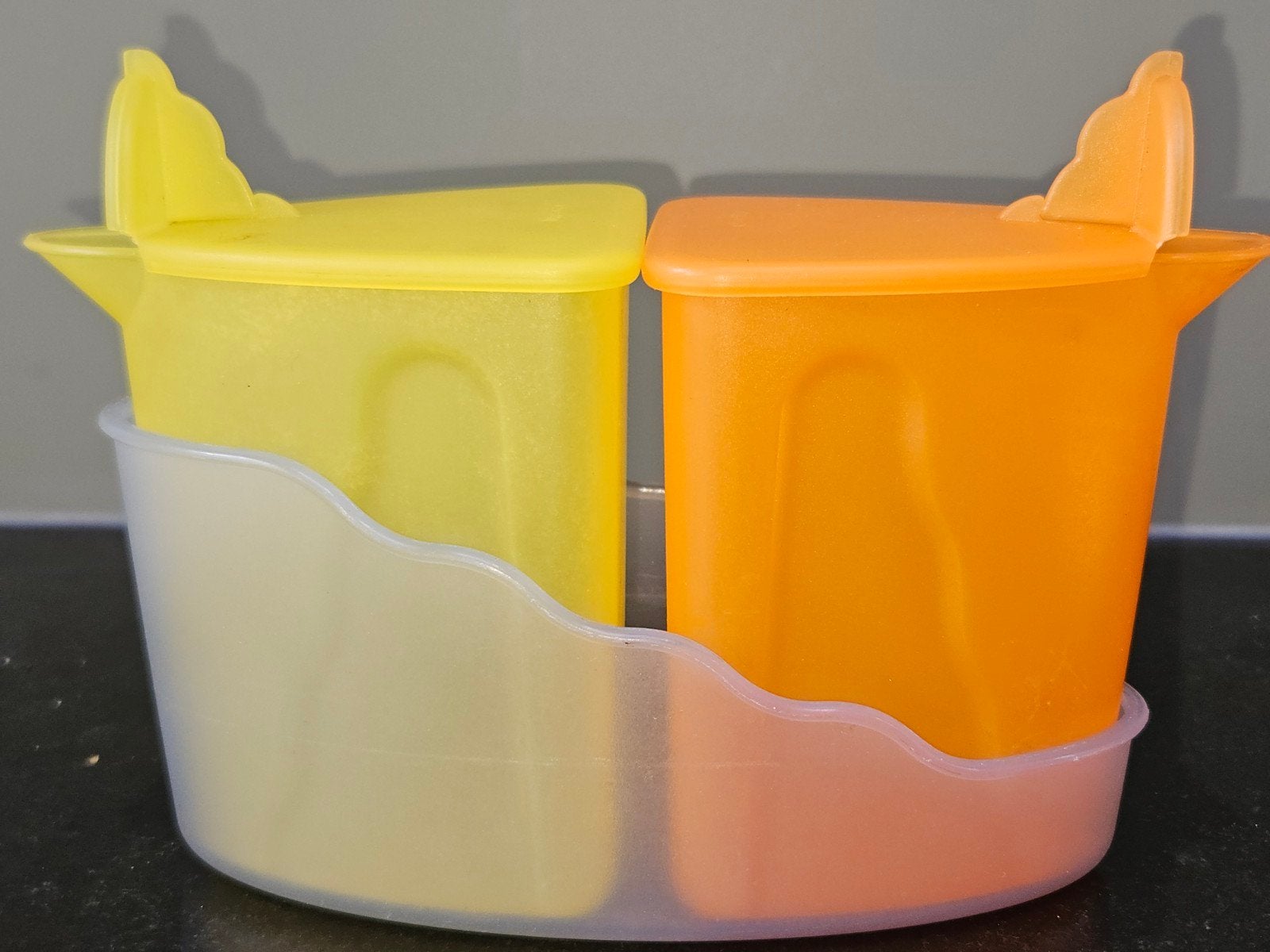 Tupperware melk en suiker kannetjes uit de trendy lijn, Ophalen of Verzenden, Zo goed als nieuw, Beker of Kan