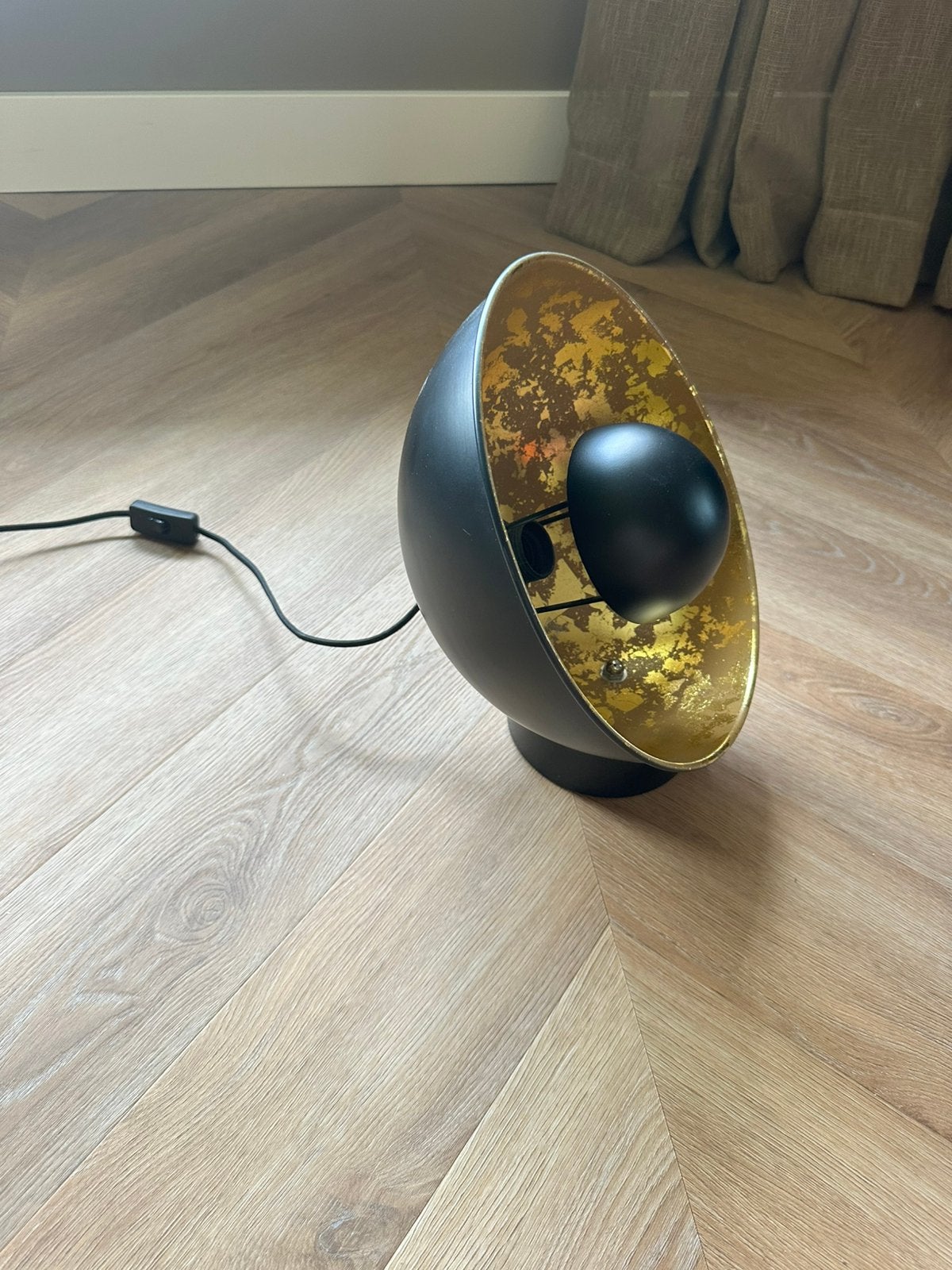 Tafellamp zwart met goud, Goud, Ophalen, Zo goed als nieuw