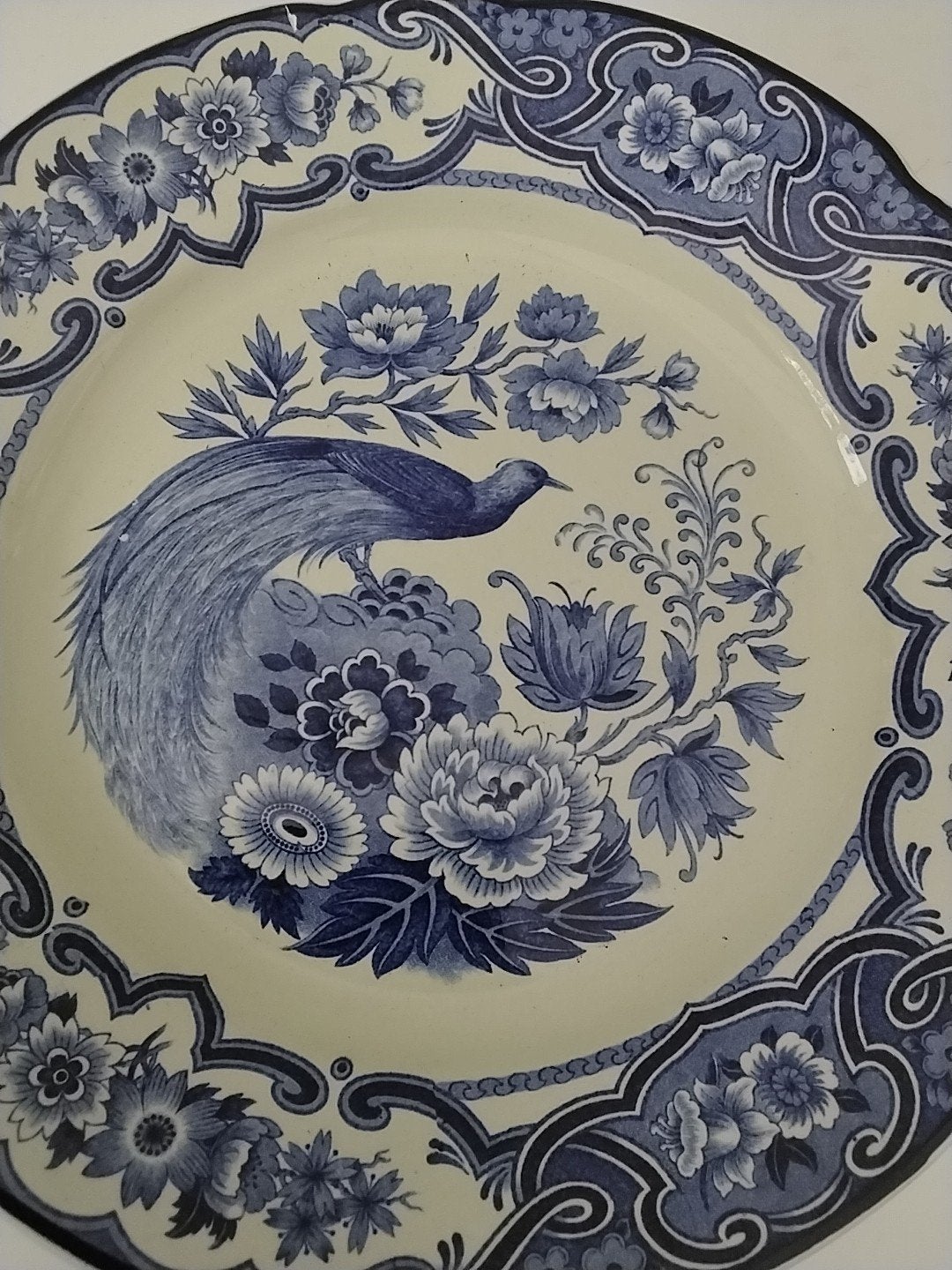 Delfts Blauw sierbord met pauw en bloemmotief, 30,5 cm, Antiek en Kunst, Antiek | Wandborden en Tegels, Ophalen of Verzenden