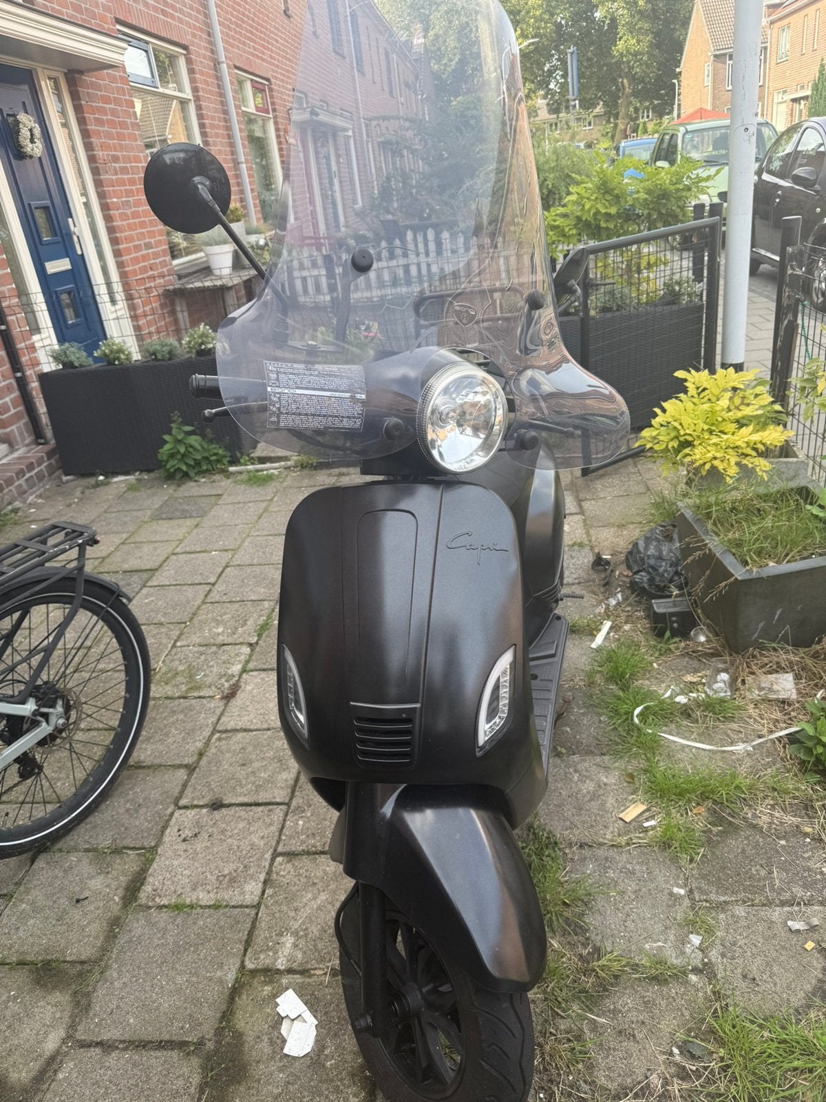 Metalic zwarte capri bj 2020 motorisch goed accu defect, Gebruikt, Benzine, Ophalen, Overige merken