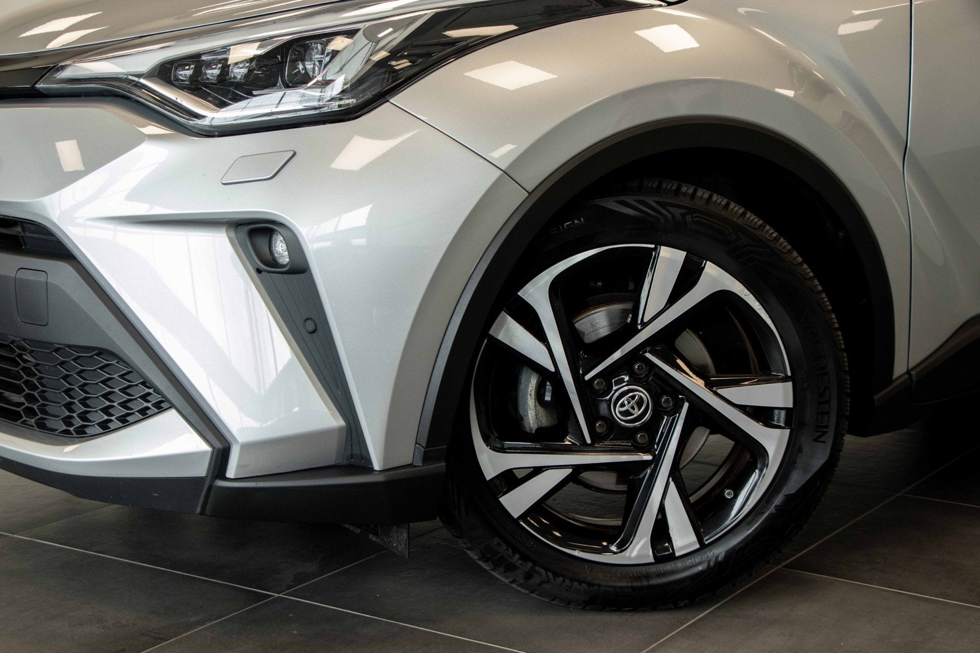 Toyota C-HR 2.0 Hybrid Executive|AdaptiveCruiseControl|Carpl, Auto's, Toyota, Stof, 4 cilinders, Bedrijf, 19 km/l