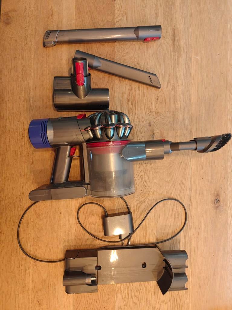 Dyson V7 Steelstofzuiger met accessoires, Witgoed en Apparatuur, Stofzuigers, Draadloos, Gebruikt, Ophalen of Verzenden, Dyson
