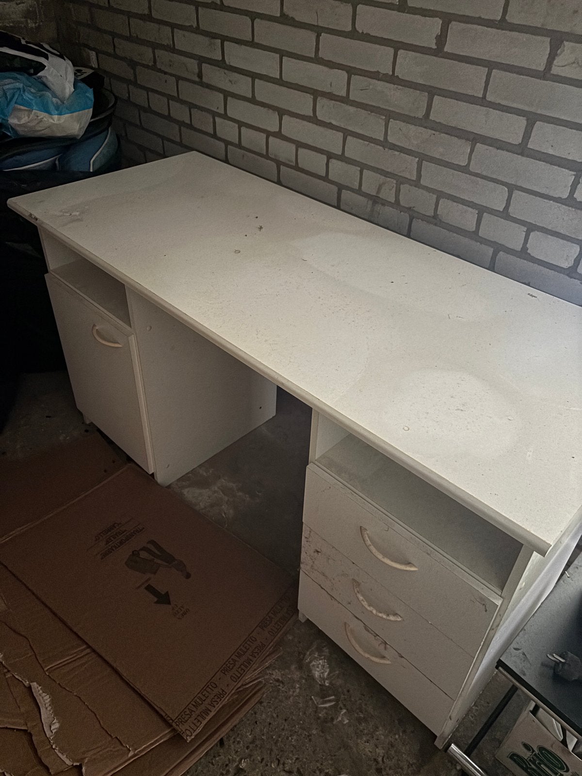 Wit bureau met lades en opbergruimte, Ophalen, Gebruikt, Met lades, Spaanplaat of MDF