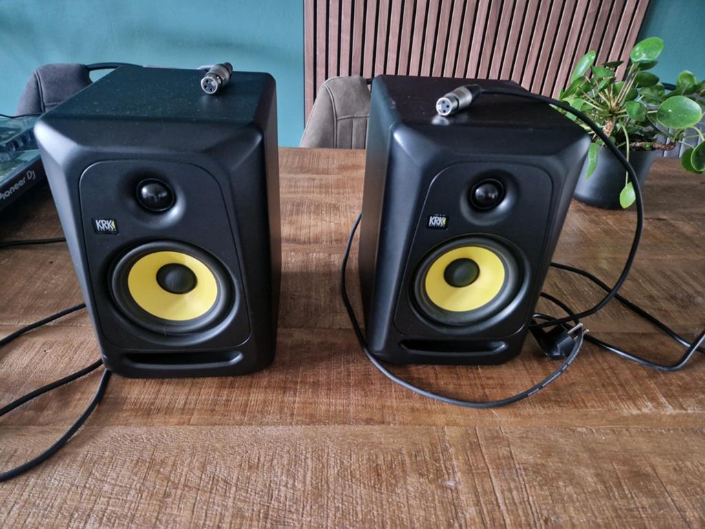 KRK classic 5 studio speakers, Overige merken, Ophalen of Verzenden, Zo goed als nieuw, 120 watt of meer
