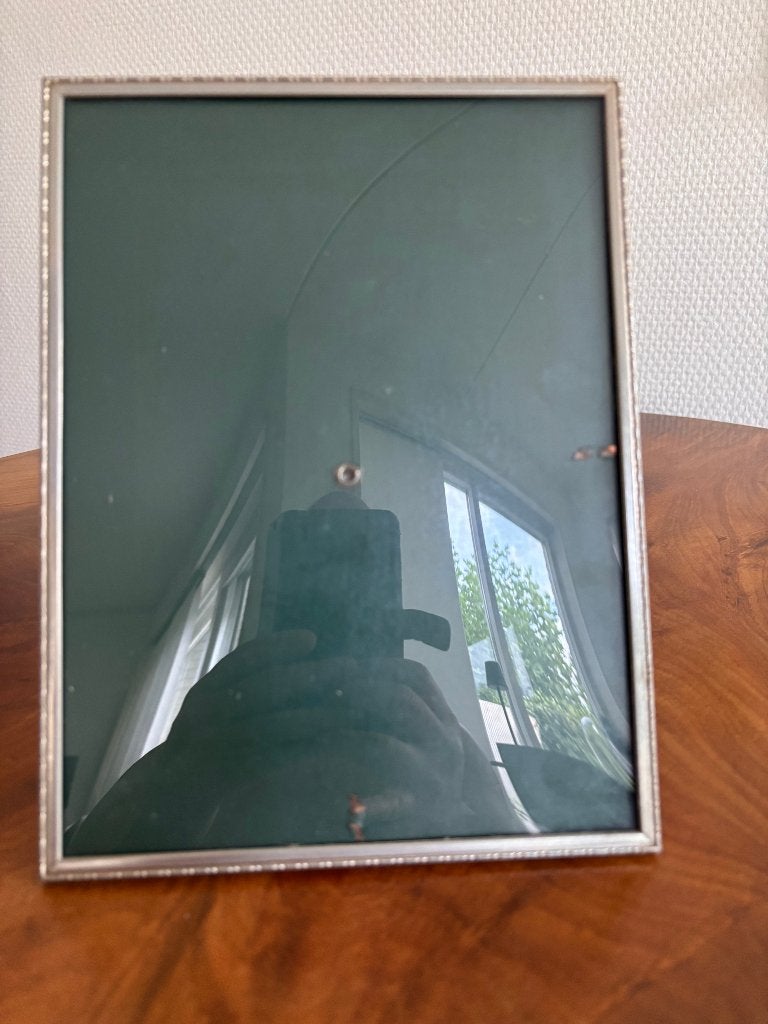 Vintage fotolijst Jyden met metalen lijst en bol glas 18*24., Ophalen of Verzenden