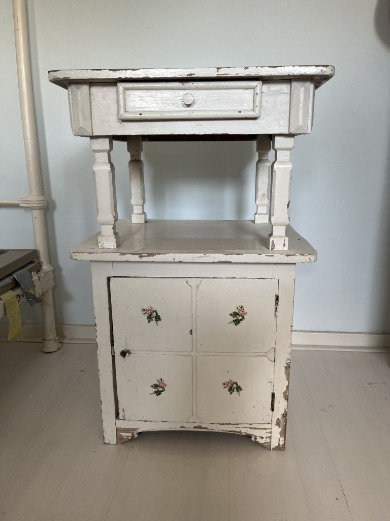 Oud / retro / vintage / brocant wit nachtkastje deur en lade, Huis en Inrichting, Ophalen, Gebruikt, Minder dan 45 cm, 55 tot 70 cm