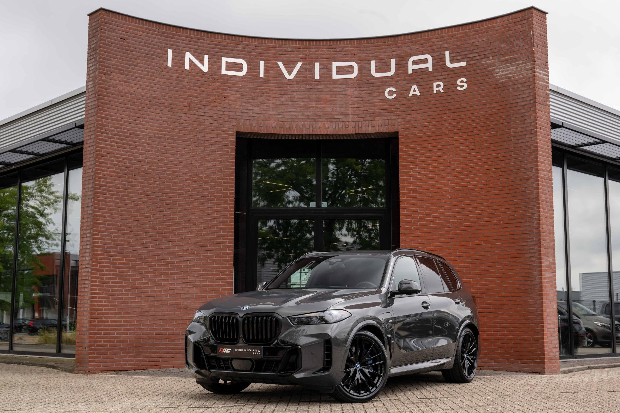 BMW X5 xDrive50e M-Sport Pro Carbon H/K Merino 22'', Auto's, Automaat, Dealer onderhouden, Gebruikt, 2395 kg