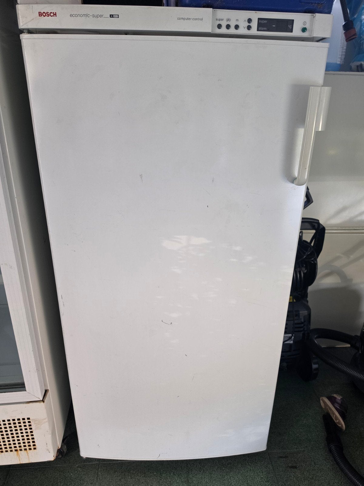 Bosch Economic-Super vriezer, Zo goed als nieuw, 140 tot 160 cm, Vrijstaand, Ophalen