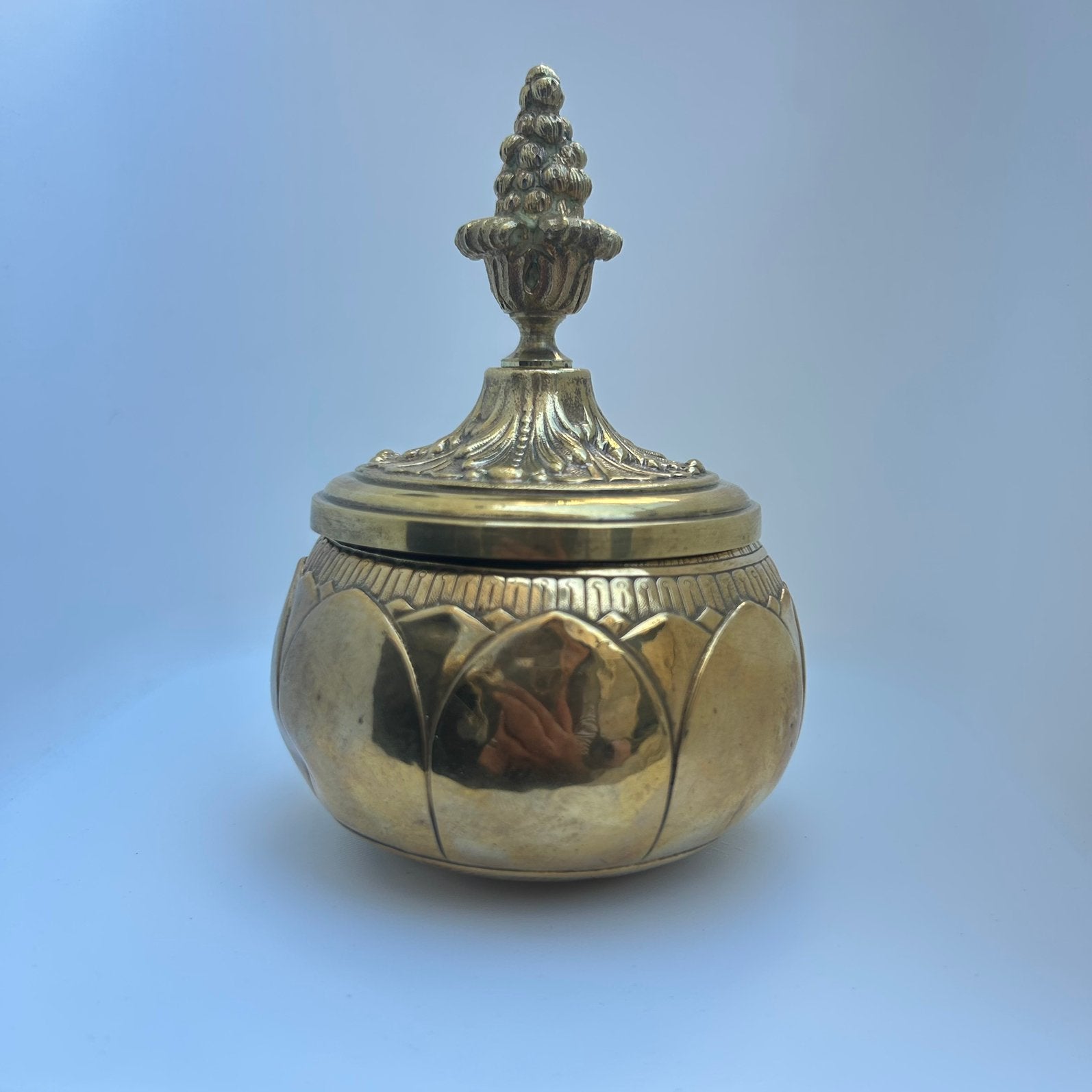 Unieke Antieke Jugendstil Messing Dekselpot Suikerpot 1903, Ophalen of Verzenden, Koper