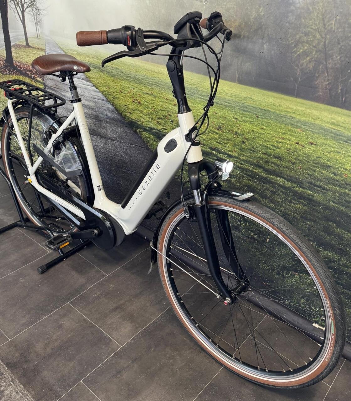 Gazelle Grenoble C7+ Electrische fiets met Bosch Middenmotor, Fietsen en Brommers, Koninklijke Gazelle N.V., Wilhelminaweg 8 6951 BP Dieren Nederland