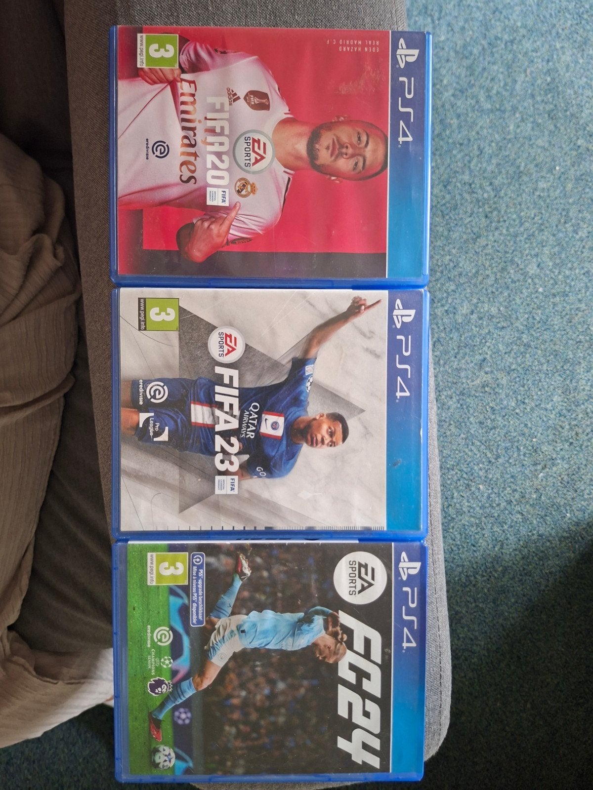 FIFA 20, FIFA 23 en FC 24 voor PS4 - Voetbalgames Bundel, Ophalen of Verzenden, Zo goed als nieuw, Eén computer, Vanaf 3 jaar