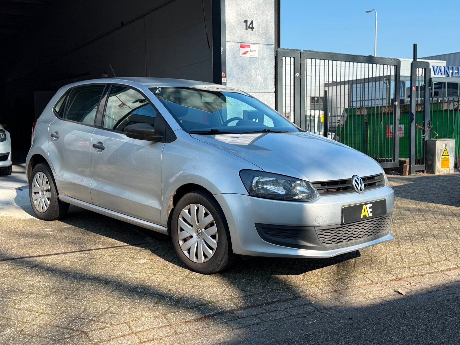 Volkswagen Polo 1.6 TDI Trendline, Auto's, Volkswagen, Euro 5, Stof, Gebruikt, Zwart