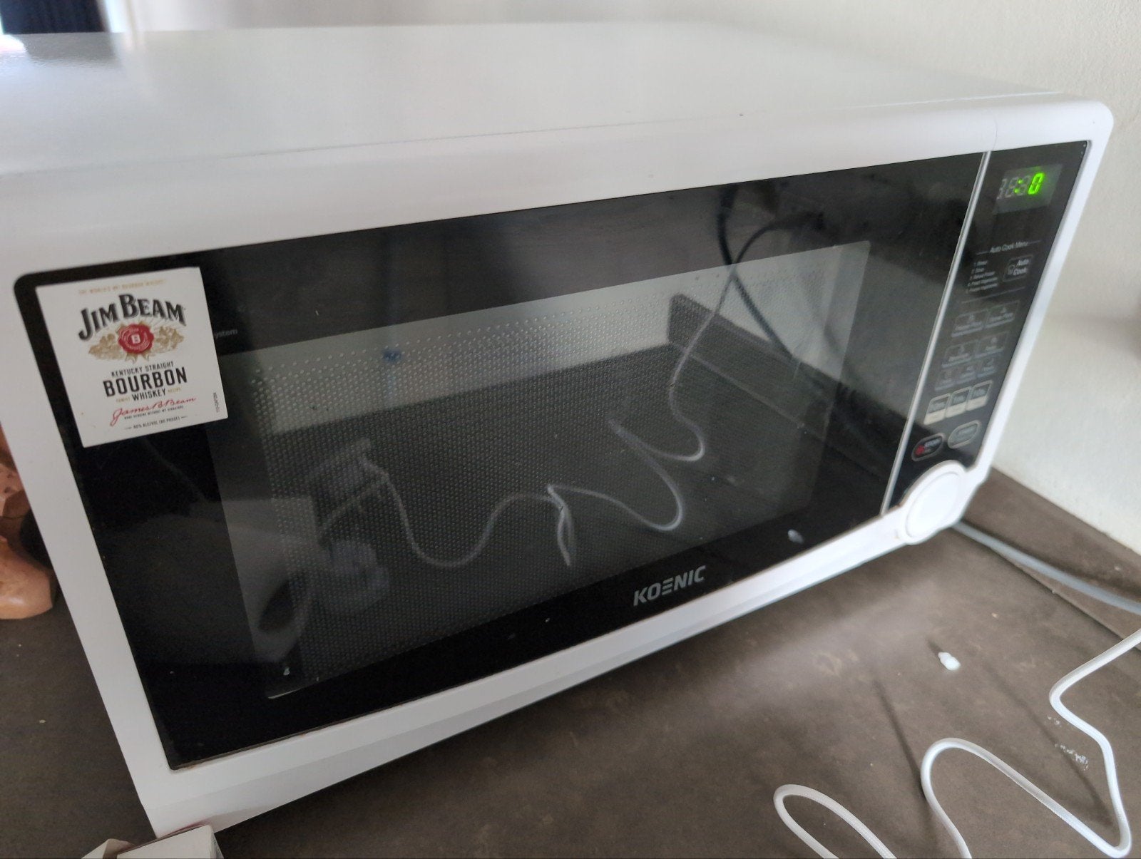 Nette Koenic Magnetron KMW14716DW - Vandaag ophalen!, Witgoed en Apparatuur, Ophalen, Overige merken, Oven, Zo goed als nieuw