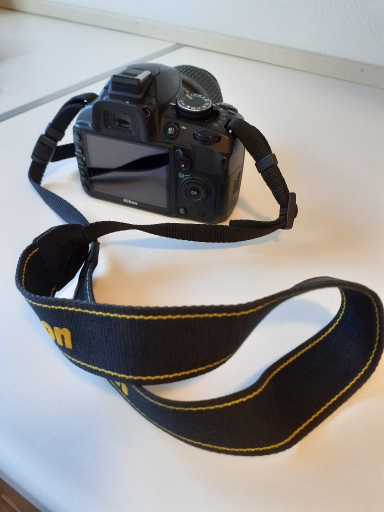 Digitale spiegelreflex camera, Ophalen of Verzenden, Zo goed als nieuw