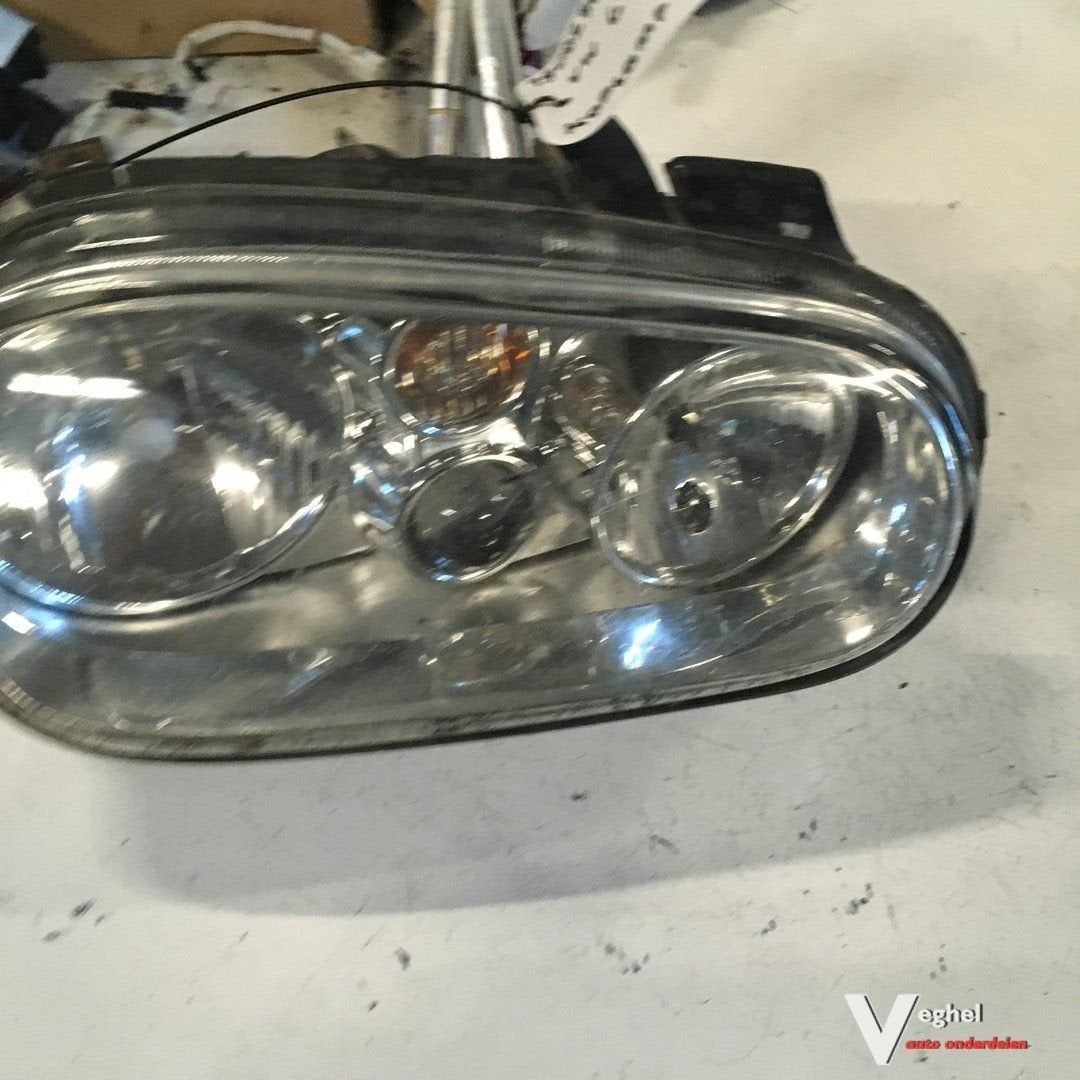 Vw Golf 4 2002 Koplamp Links of  Rechts, Gebruikt, -, -, Ophalen of Verzenden