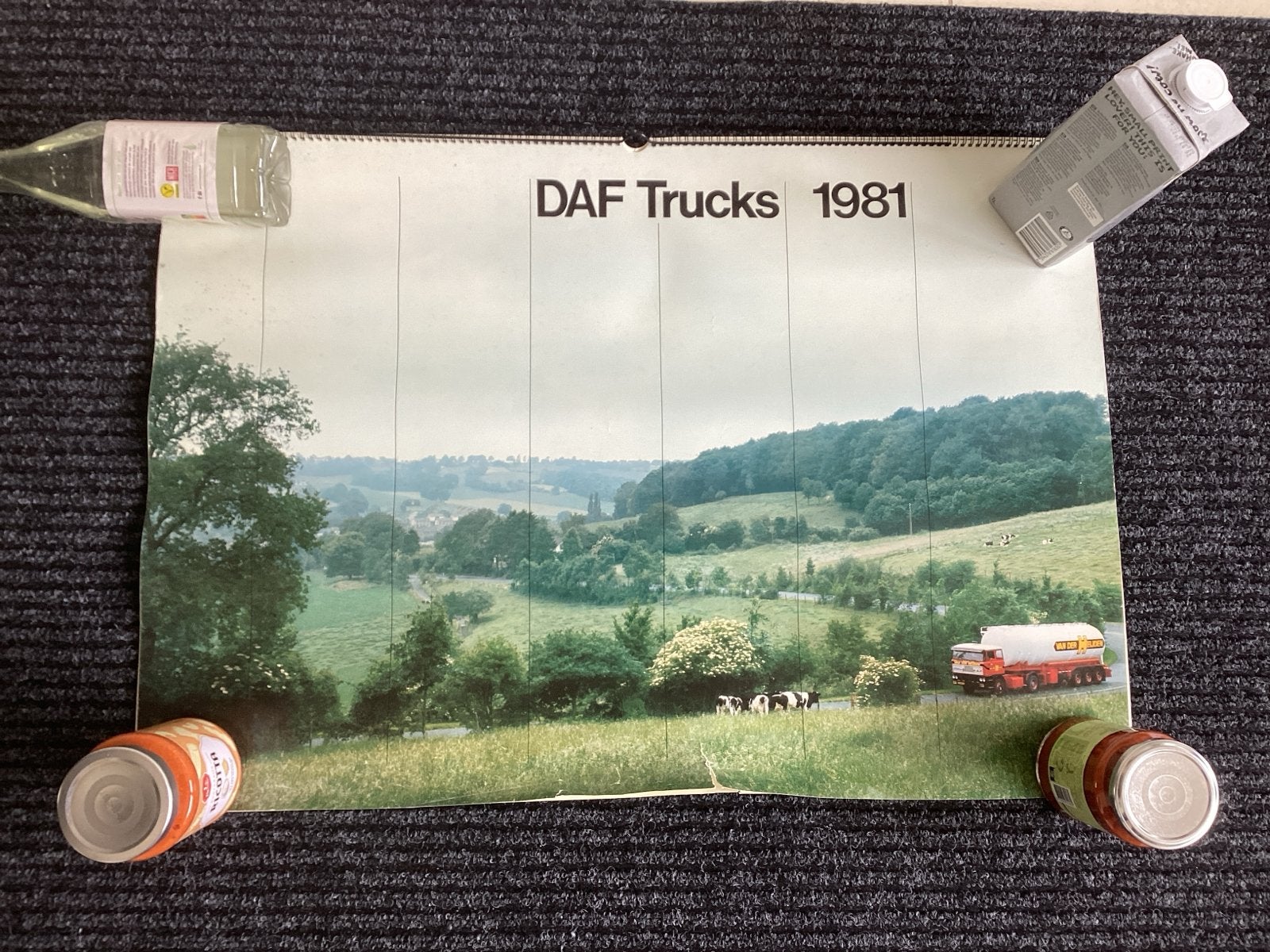 DAF Trucks Kalender E.S.A. Groningen 1981 - 50x73 cm, Boeken, Auto's | Folders en Tijdschriften, Gelezen, Overige merken, Ophalen of Verzenden