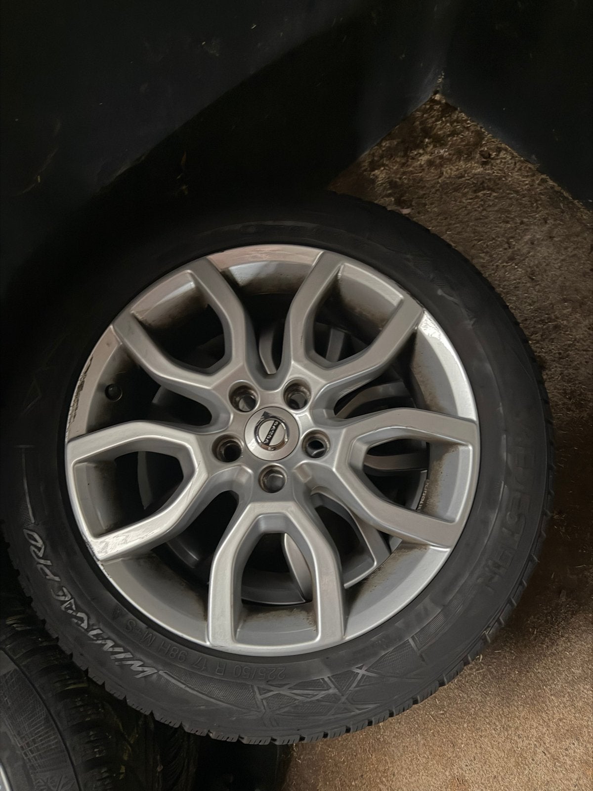 Winterbanden met velgen voor Volvo V40, Gebruikt, Banden en Velgen, 17 inch, Personenwagen