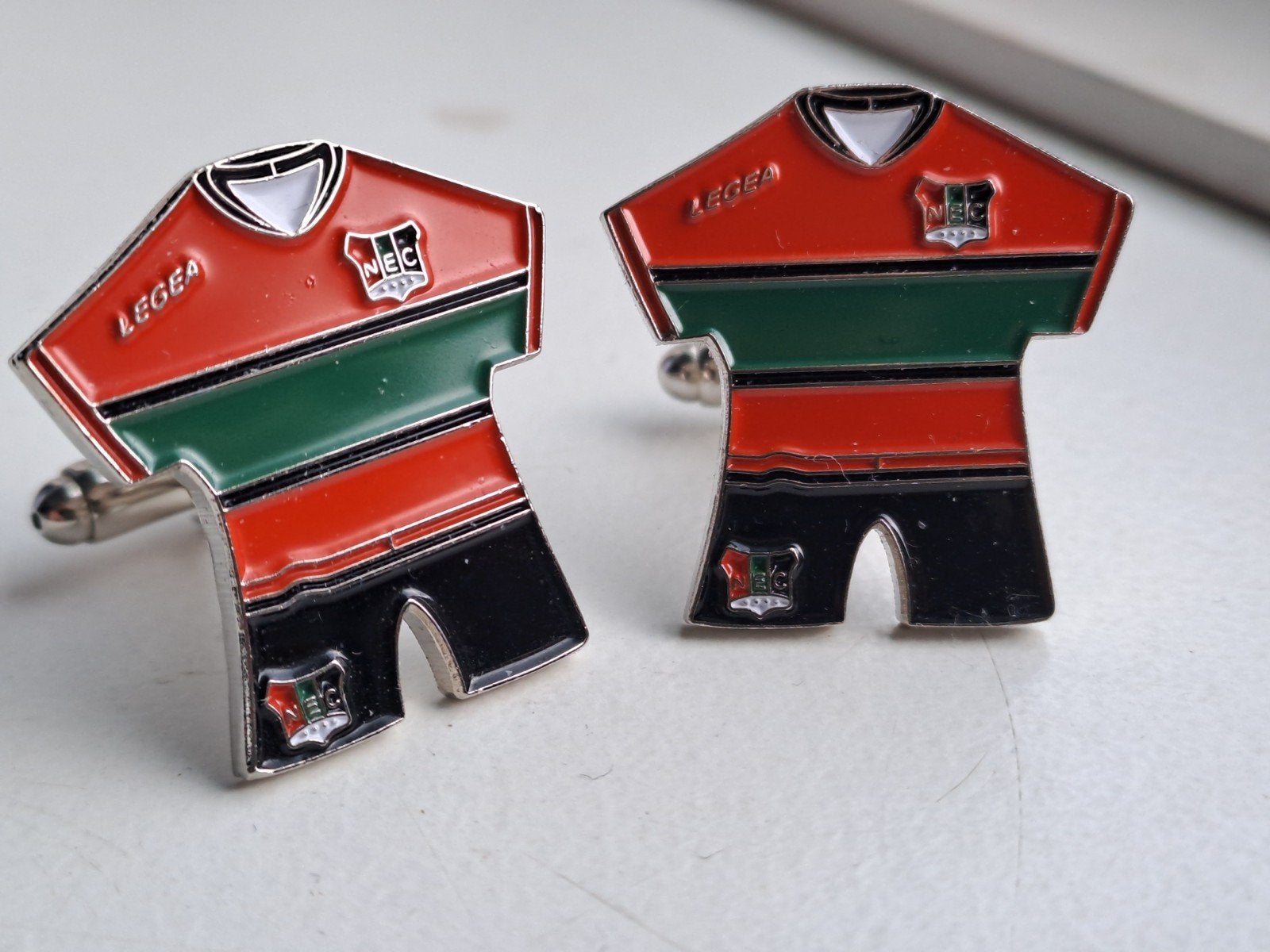 Manchetknopen NEC balkenshirt, Ophalen of Verzenden, Nieuw, Overige materialen