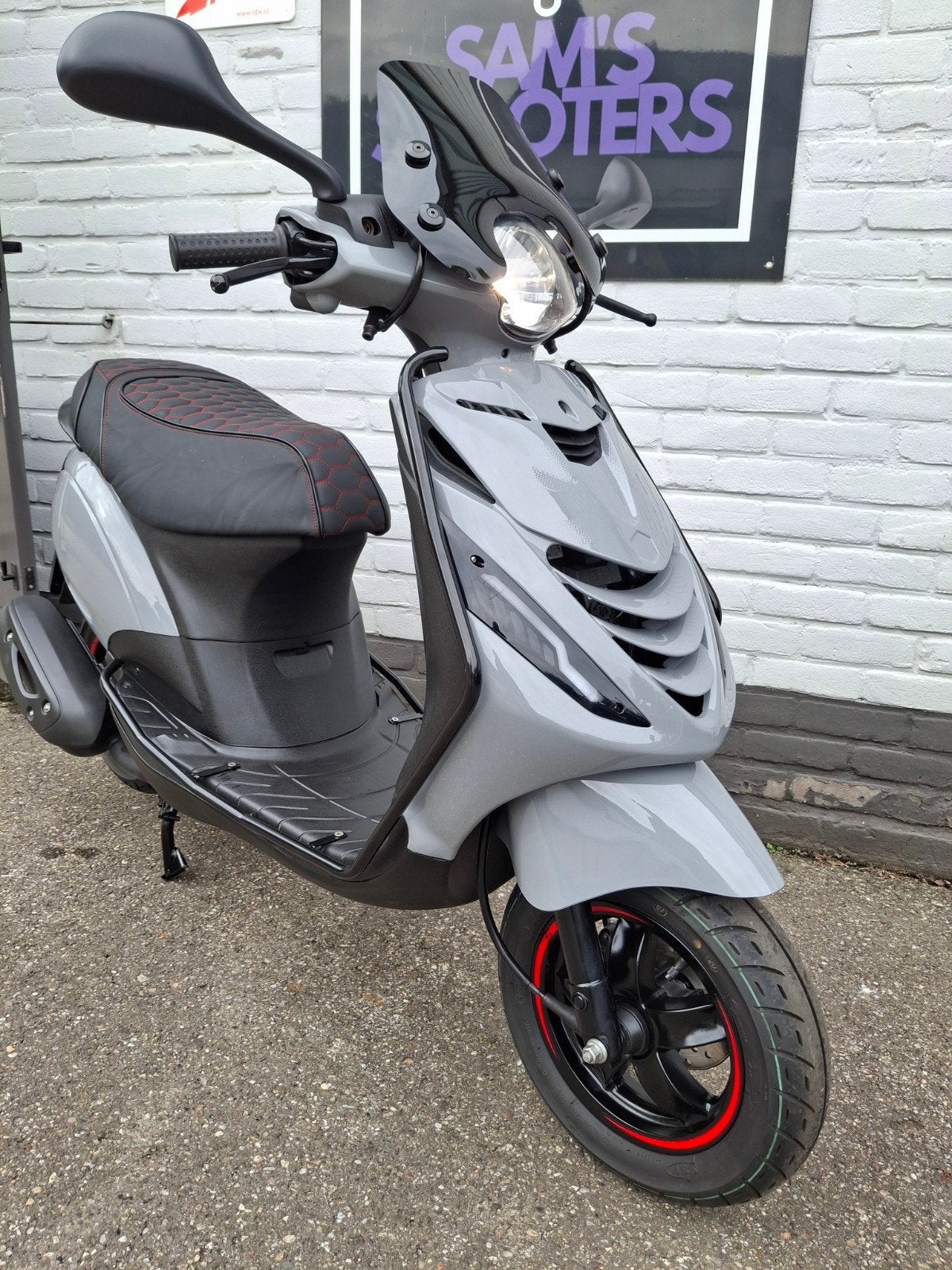 Piaggio Zip - 2021 - 2224KM - 6MND GARANTIE, Ophalen