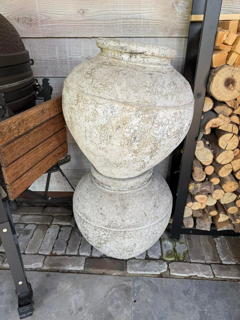 Twee grote kruiken 50 cm hoog en 50 cm doorsnee, Tuin en Terras, Ophalen, Zo goed als nieuw, Beton