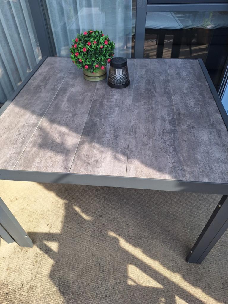 Tuintafel 105x105 met tegels, antraciet metalen onderstel, Ophalen of Verzenden, Zo goed als nieuw, Metaal, Overige typen
