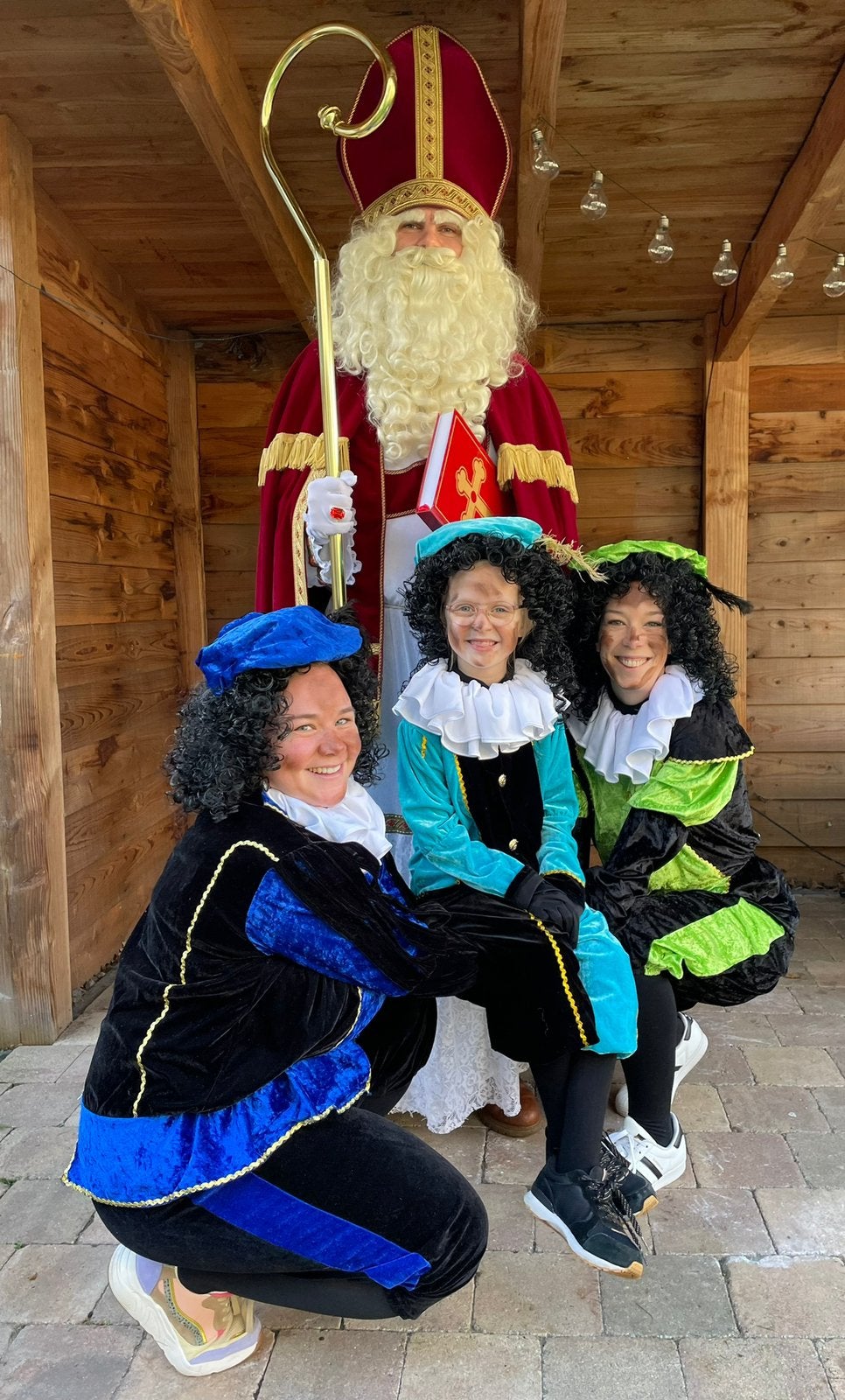 We hebben veel pakken op voorraad Vriezenveen of Hardenberg, Diversen, Sinterklaas, Ophalen, Zo goed als nieuw