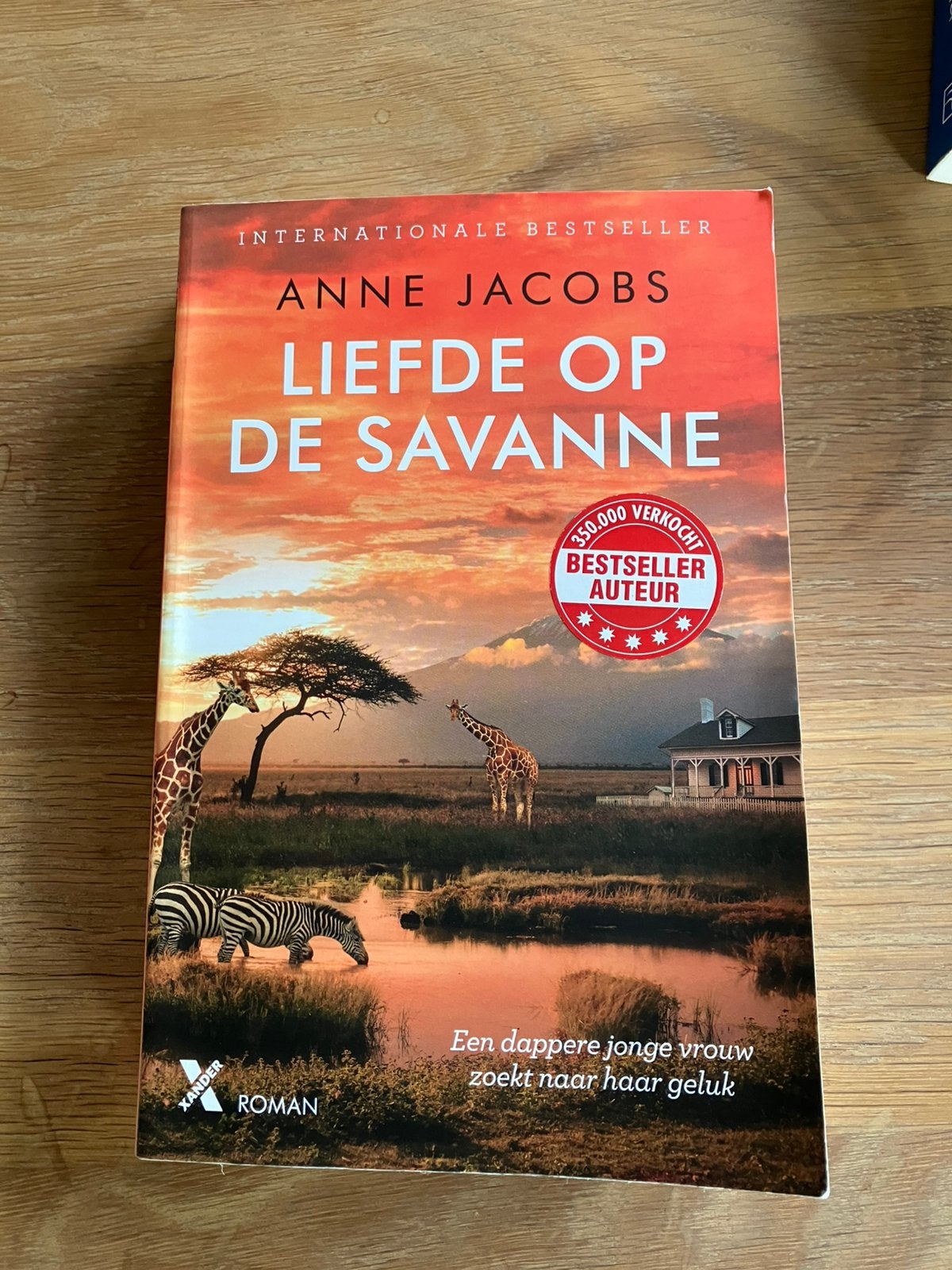 Te koop: liefde op de Savanne van Anne Jacobs, Ophalen of Verzenden, Zo goed als nieuw
