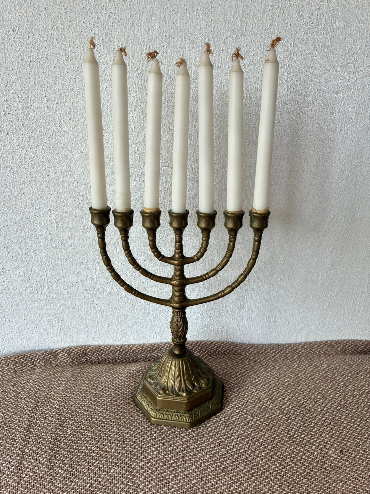 Menora van messing, Ophalen, Koper of Brons