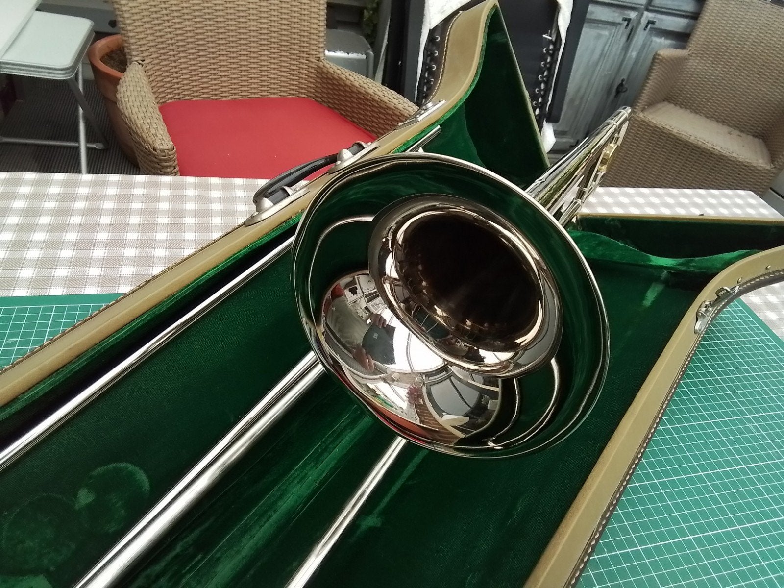 HELE GOEIE EN GAVE ,, BUFON,, TROMBONE 2 B BORING VERZILVER, Ophalen of Verzenden