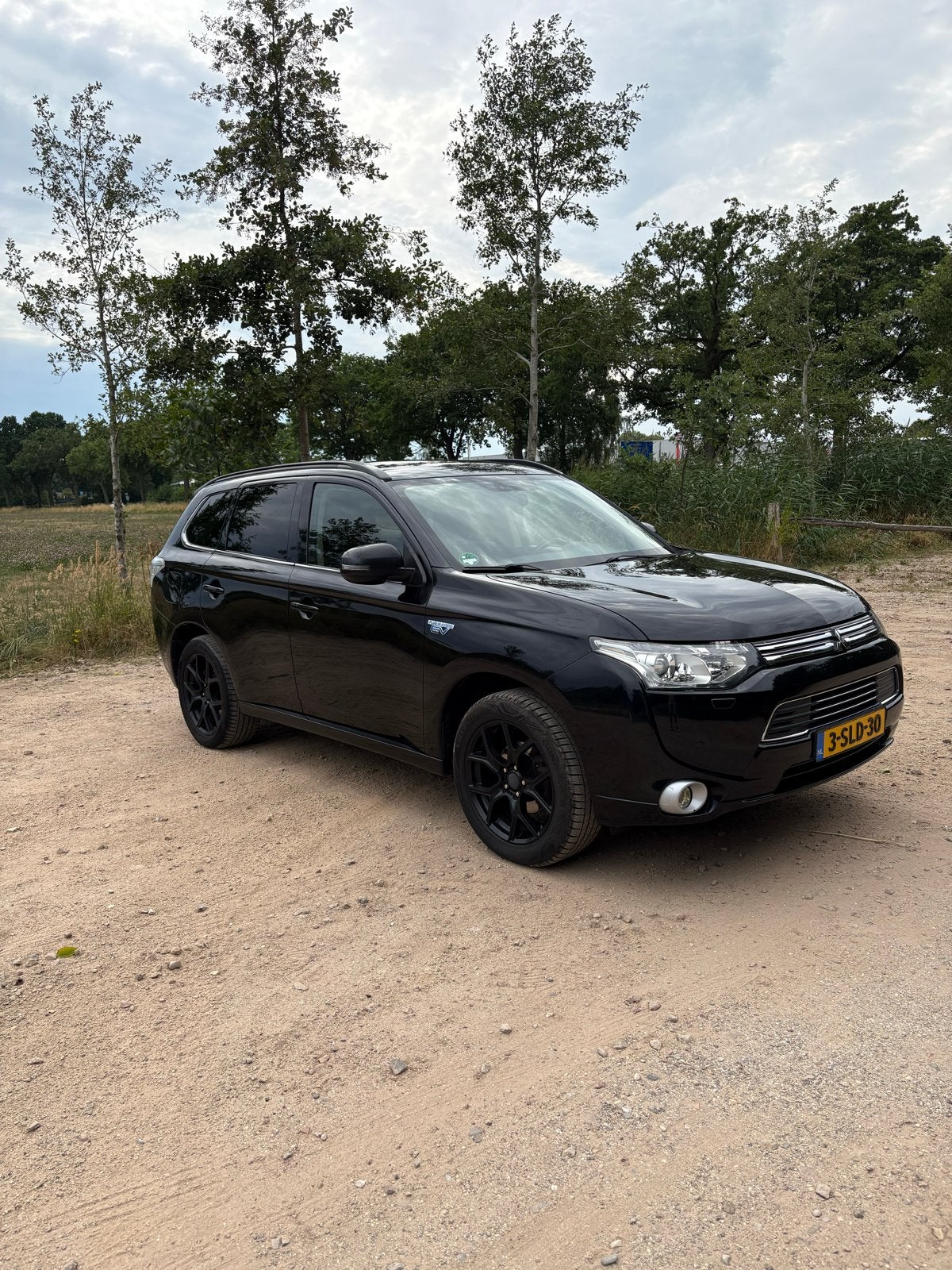 Mitsubishi Outlander 2.0 Dohc Mivec Phev 203pk 4WD CVT 5P, 1998 cc, Outlander, Zwart, 4 cilinders