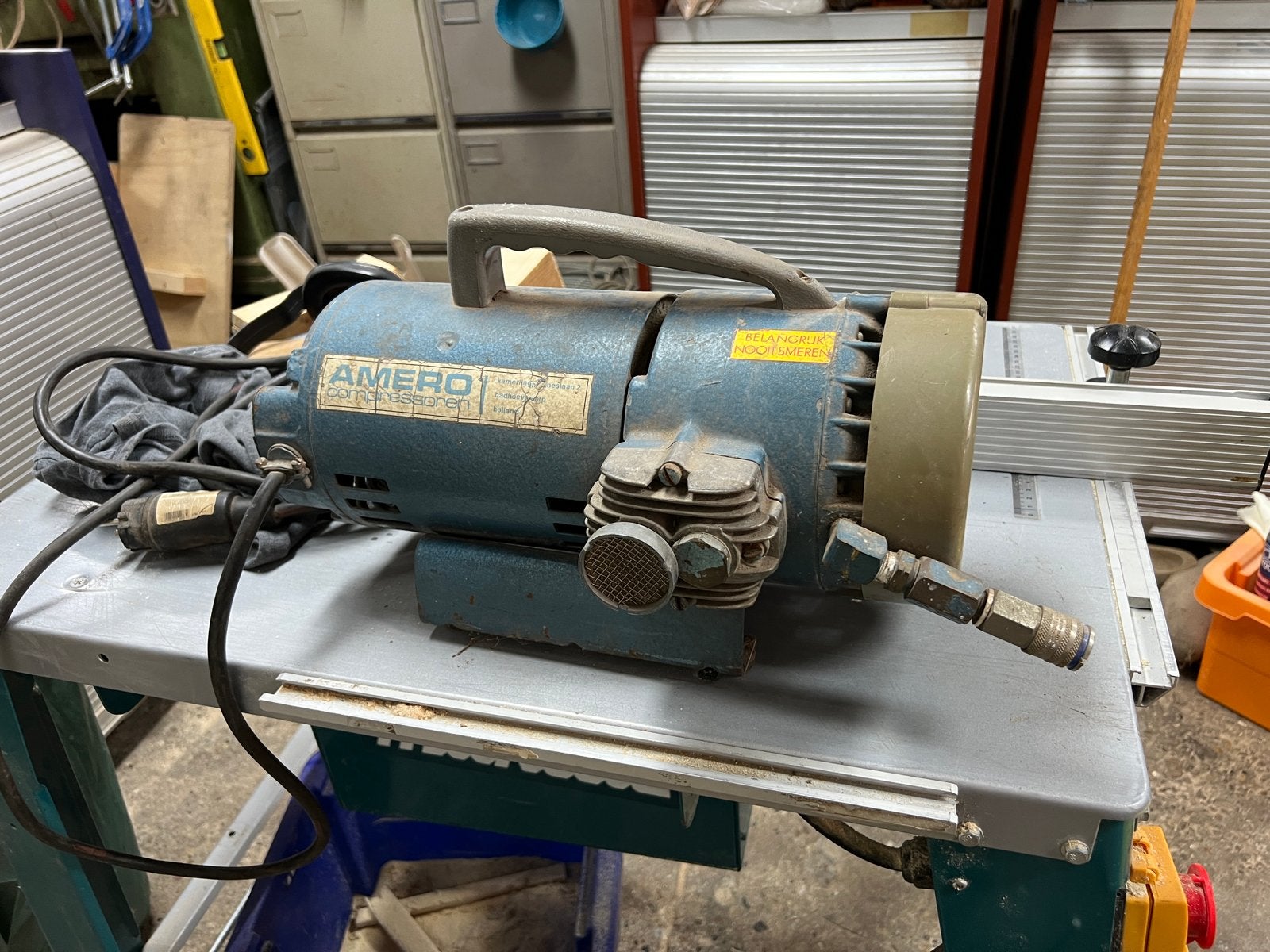 Professionele olievrije compressor voor airbrush, Ophalen, Gebruikt, Minder dan 200 liter/min, Olievrij