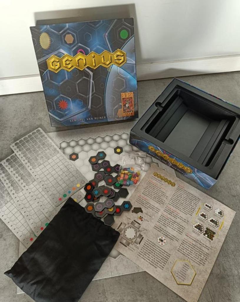 Genius, bordspel van Reiner Knizia, Een of twee spelers, Ophalen of Verzenden, Zo goed als nieuw, Reiner Knizia