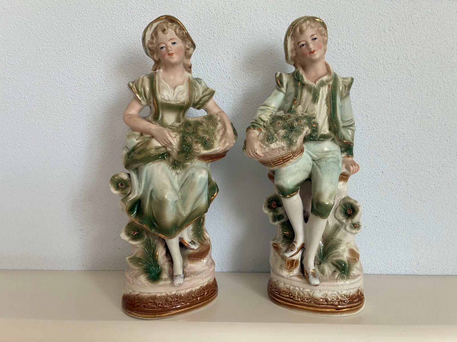 2 antieke porselein beeldjes setje man en vrouw, Antiek en Kunst, Antiek | Porselein, Ophalen of Verzenden