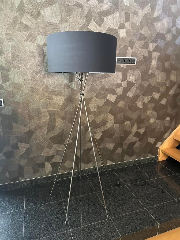Staande lamp zwarte kap, Ophalen, Zo goed als nieuw, 150 tot 200 cm