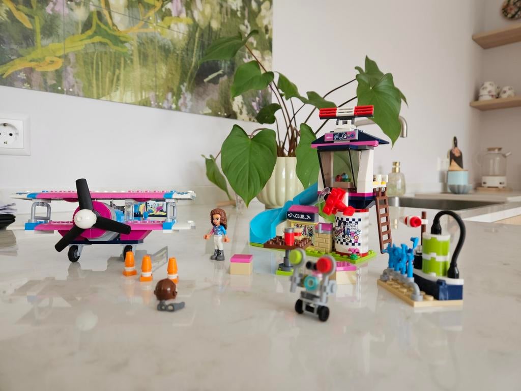 Lego Friends Sets: Vliegtuig, Vliegveld & Hondenkapper, Ophalen of Verzenden, Gebruikt, Complete set, Lego